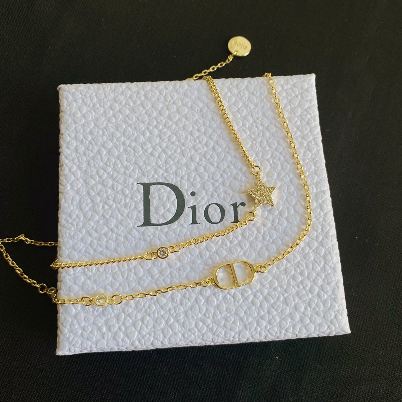 Dior New Pendant Necklace: Small vs. Medium Comparison 4 Dior New Pendant Necklace: Small vs. Medium Comparison - Image 4