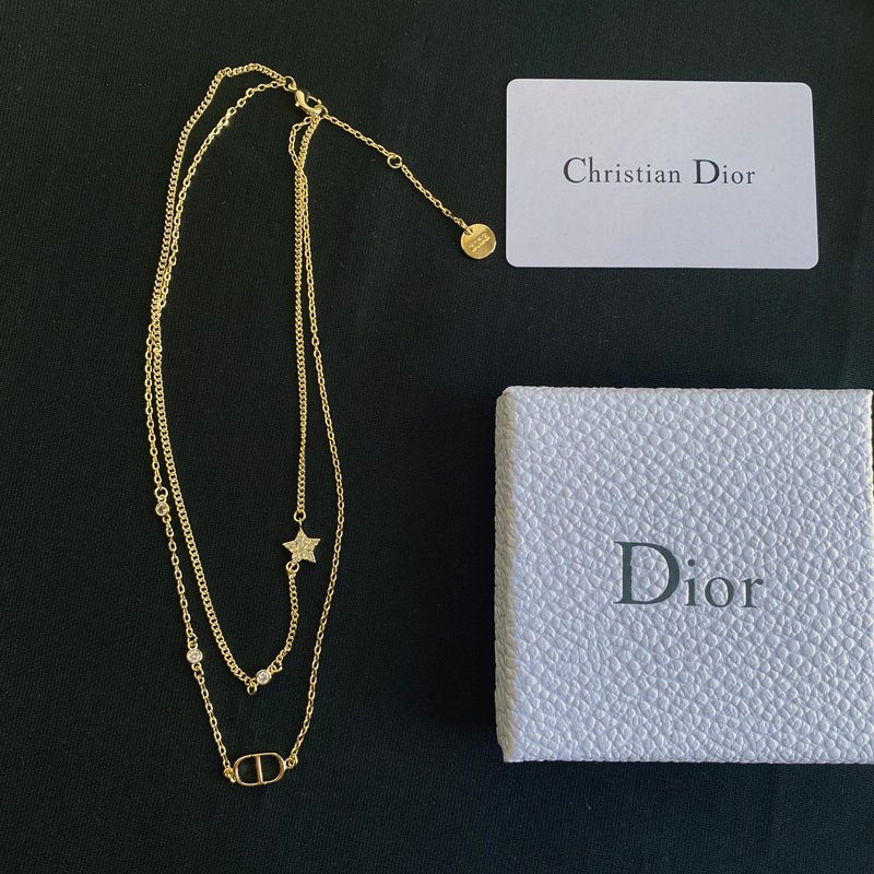 Dior New Pendant Necklace: Small vs. Medium Comparison 6 Dior New Pendant Necklace: Small vs. Medium Comparison - Image 6