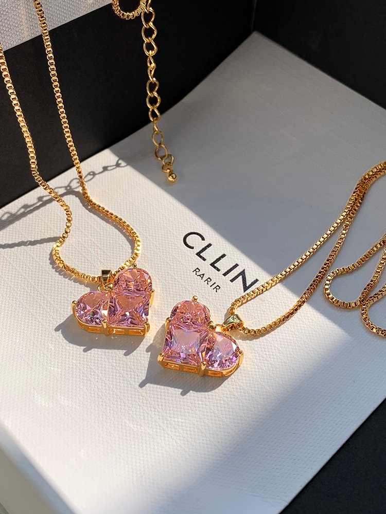 Celine Chunky Cuban Chain Necklace: Unisex Bold Gold Link Design 1 Celine Chunky Cuban Chain Necklace: Unisex Bold Gold Link Design