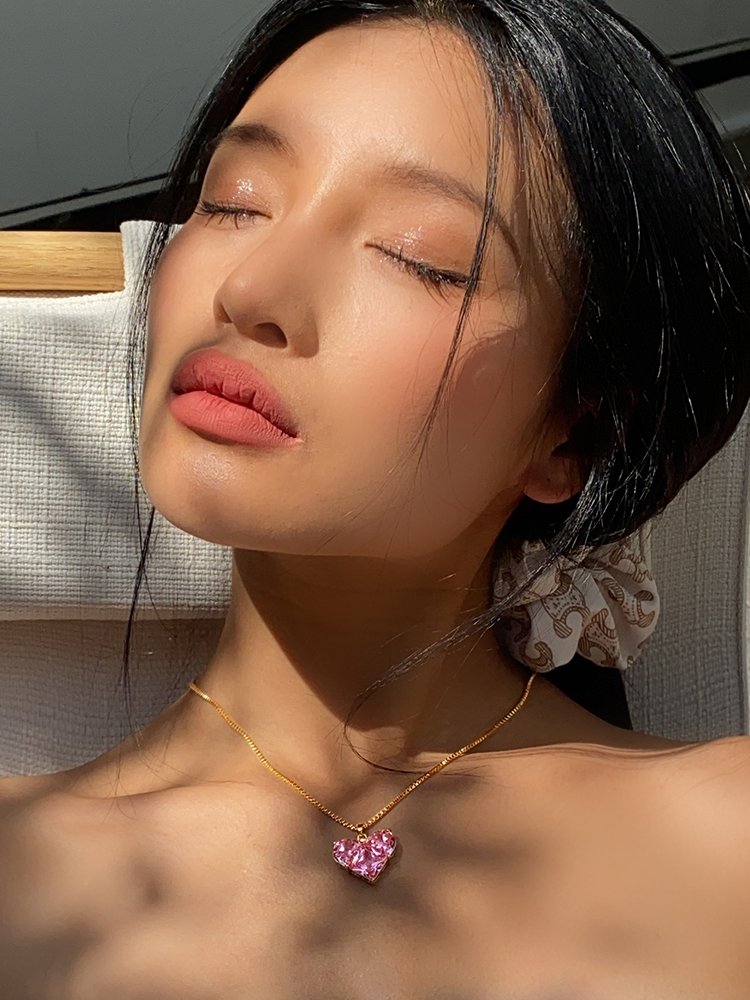 Celine Chunky Cuban Chain Necklace: Unisex Bold Gold Link Design 2 Celine Chunky Cuban Chain Necklace: Unisex Bold Gold Link Design - Image 2