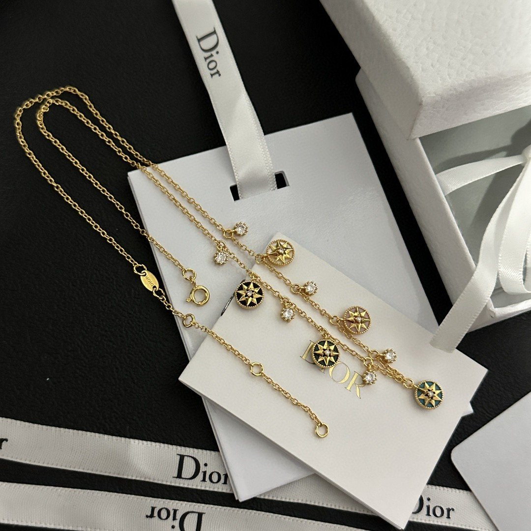 Dior Gemstone Necklace: New Emerald & Sapphire Pieces 5 Dior Gemstone Necklace: New Emerald & Sapphire Pieces - Image 5