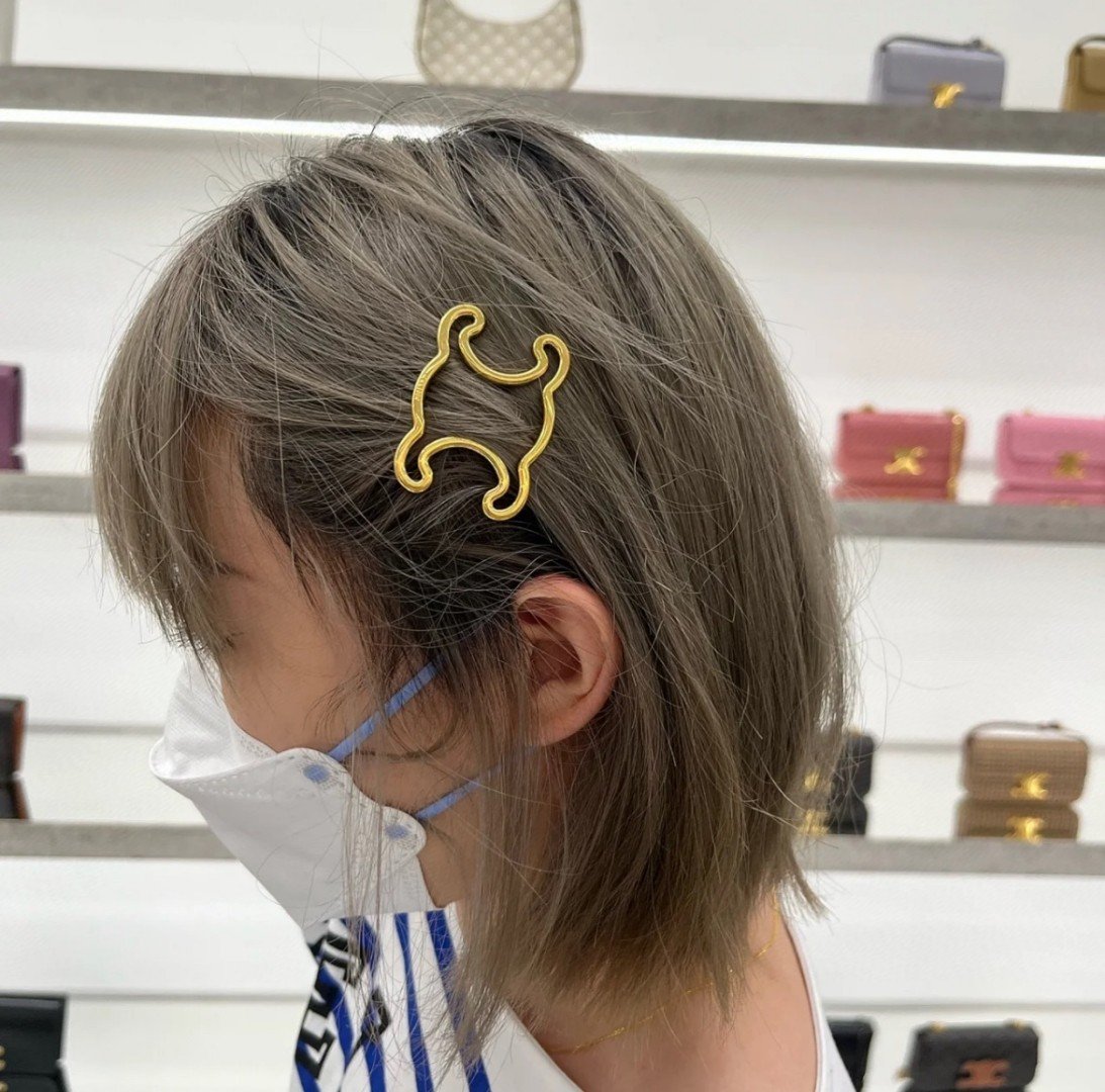 Celine New Hair Pin : Gold-Tone Triomphe Motif Pins for Updos 3 Celine New Hair Pin : Gold-Tone Triomphe Motif Pins for Updos - Image 3