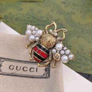 Gucci New Brooch 2026: Interlocking G with Enamel & Crystal Accents