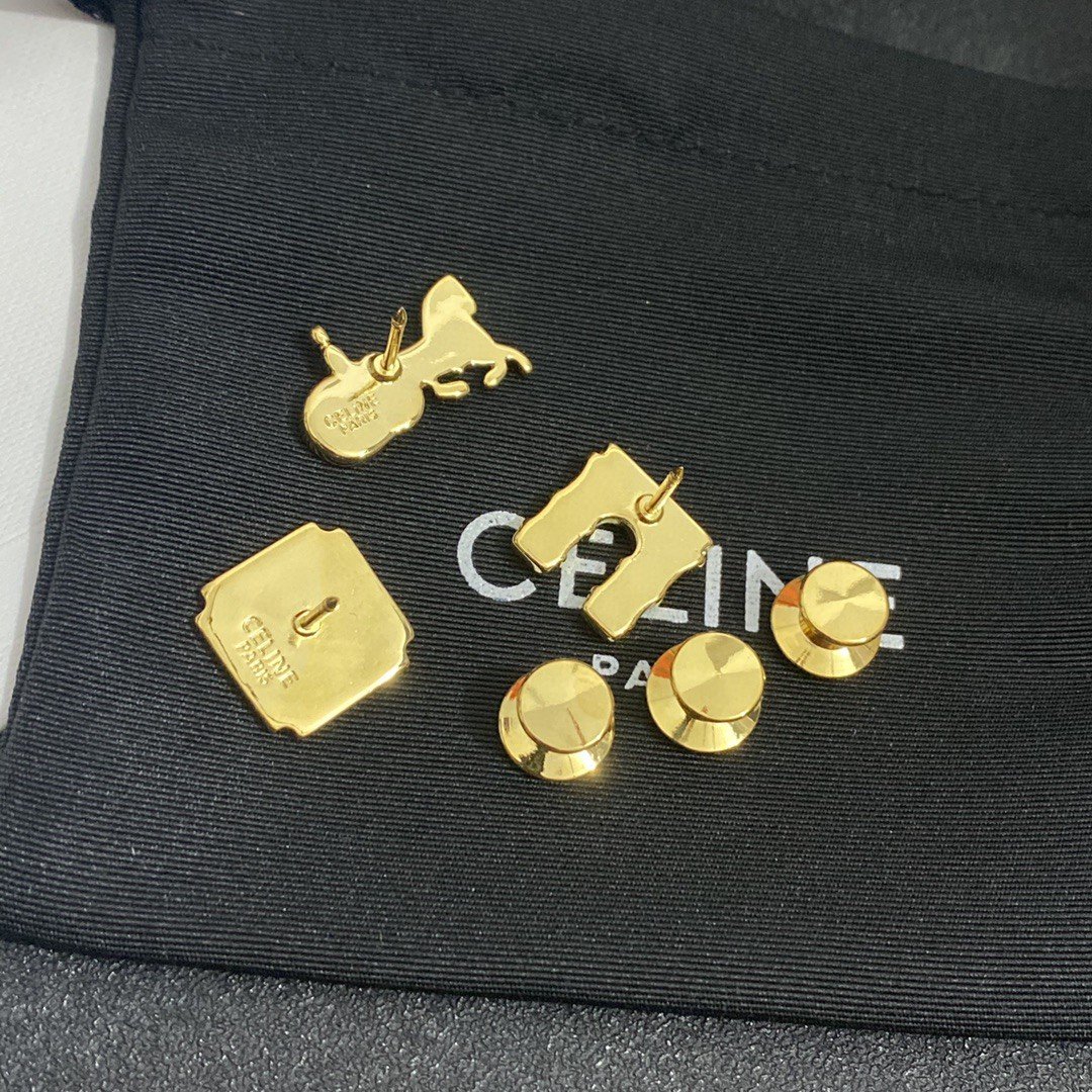 New CELINE Brooch Three-Piece Set, Featuring Arc de Triomphe, Carriage 3 New CELINE Brooch Three-Piece Set, Featuring Arc de Triomphe, Carriage - Image 3