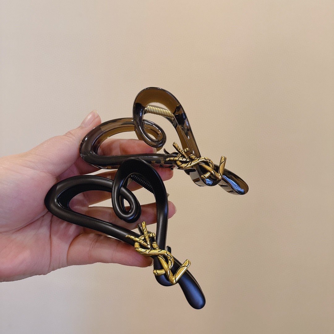 YSL New Hair Coffee Clip, Black Claw Clip 4 YSL New Hair Coffee Clip, Black Claw Clip - Image 4