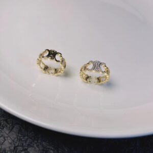 Celine's #1 Rated Ring: Chunky Chain Link, Often Sold Out Online