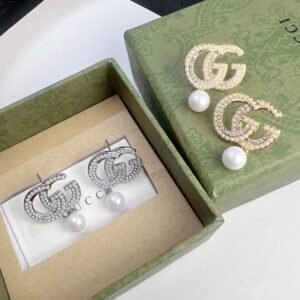 Gucci Interlocking G Cuff Earrings: Wrap-Around Design for Cartilage