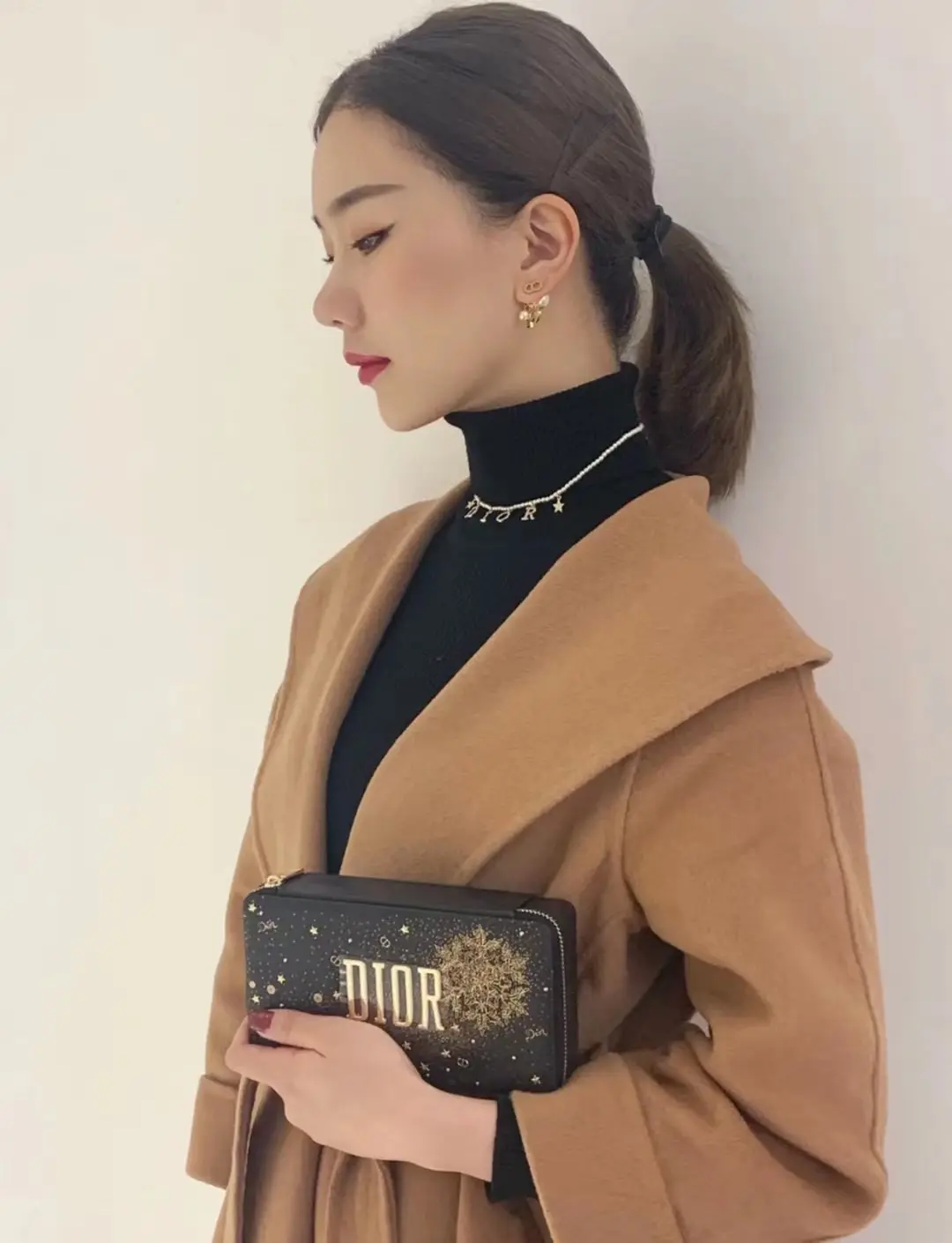 New DIOR Tribales Asymmetric Earrings: Single Cultured Pearl with Pavé Cap 3 New DIOR Tribales Asymmetric Earrings: Single Cultured Pearl with Pavé Cap - Image 3