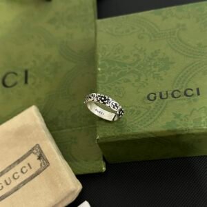 Gucci Floral Vintage Ring: Bloom Motif with Micro-Pavé & Enamel