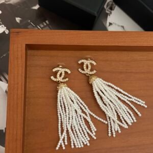 Chanel Ombre et Lumière Earrings: Contrast of Highly Polished and Brushed Surfaces