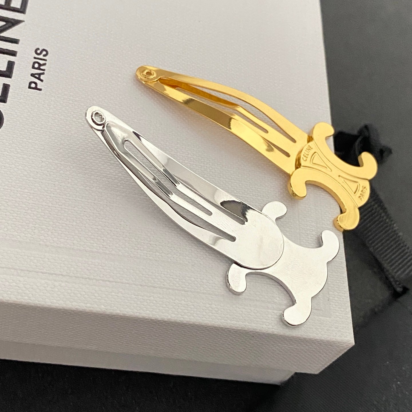 Celine Vintage Revival Hair Clip: 1970s Inspired Tortoiseshell Design 5 Celine Vintage Revival Hair Clip: 1970s Inspired Tortoiseshell Design - Image 5