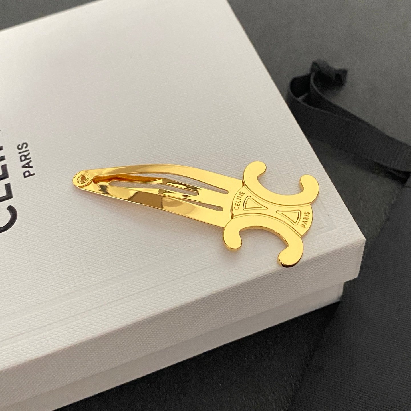 Celine Vintage Revival Hair Clip: 1970s Inspired Tortoiseshell Design 2 Celine Vintage Revival Hair Clip: 1970s Inspired Tortoiseshell Design - Image 2