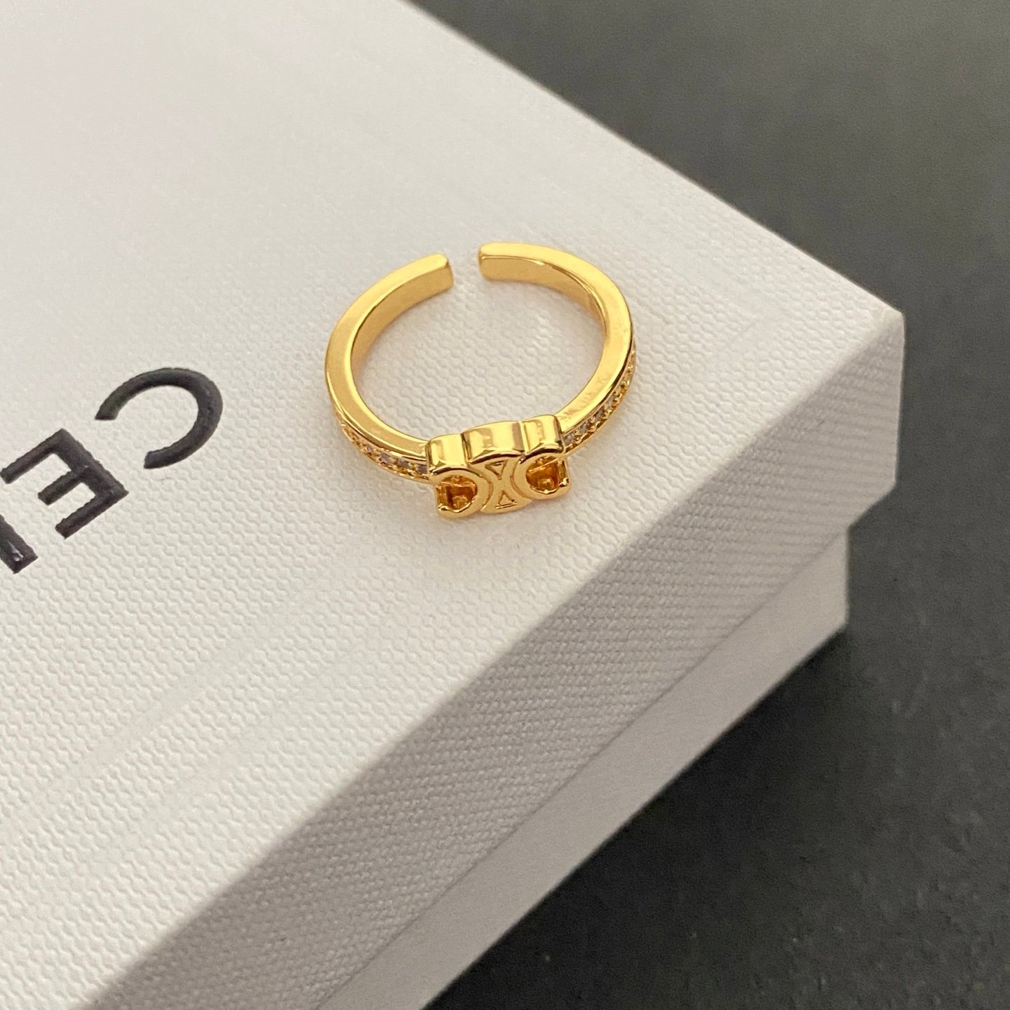 Celine Art Deco Ring: Geometric Patterns with Onyx Inlay 4 Celine Art Deco Ring: Geometric Patterns with Onyx Inlay - Image 4