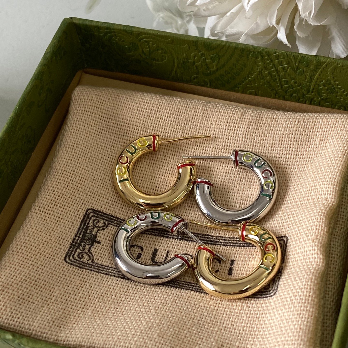 Gucci Dionysus Tiger Head Earrings: Mythological Motif with Chain Detail 1 Gucci Dionysus Tiger Head Earrings: Mythological Motif with Chain Detail