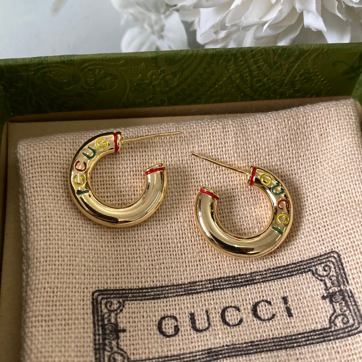 Gucci Dionysus Tiger Head Earrings: Mythological Motif with Chain Detail 2 Gucci Dionysus Tiger Head Earrings: Mythological Motif with Chain Detail - Image 2