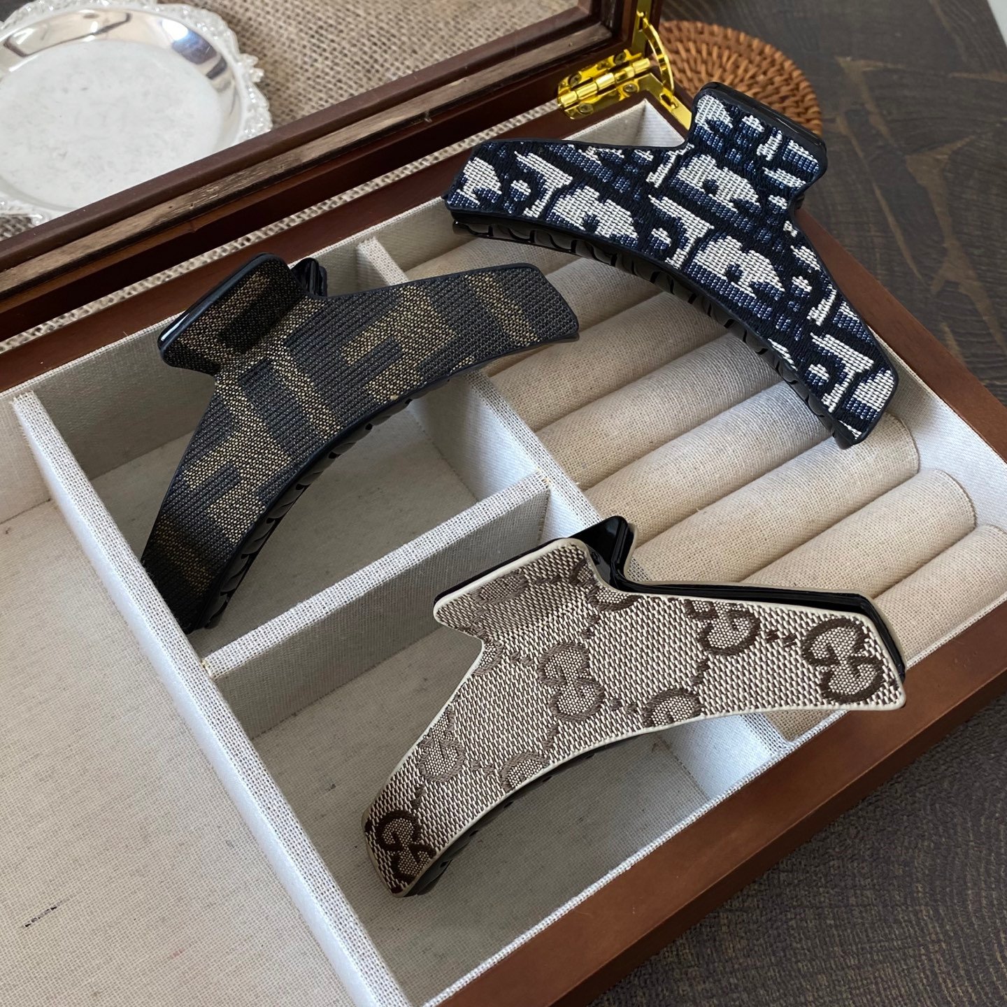 Chanel New C FENDI G Family Gucci Hair Claw Clip Length 11.5cm 1 Chanel New C FENDI G Family Gucci Hair Claw Clip Length 11.5cm