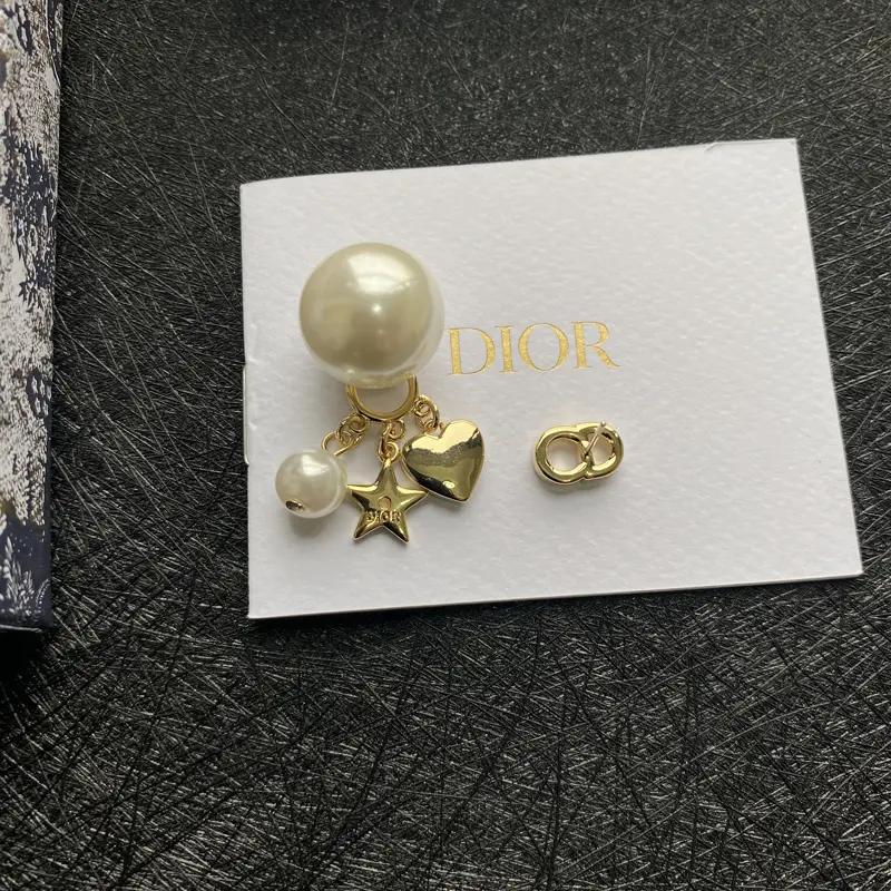 New DIOR Tribales Asymmetric Earrings: Single Cultured Pearl with Pavé Cap 9 New DIOR Tribales Asymmetric Earrings: Single Cultured Pearl with Pavé Cap - Image 9