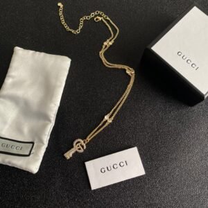 Gucci Blooms Floral Pendant Necklace: Enamel Flower Drop on Gold Link